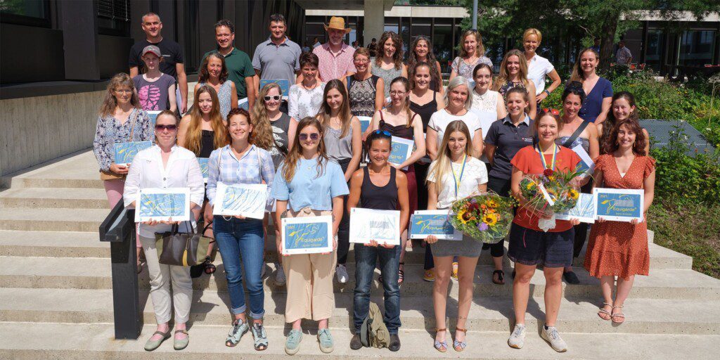 Caroline Altermatt, Nunningen (SO); Ilaria Ambühl, Wilen, Sarnen (OW); Daria Barghi, Rothrist (AG); Claudia Berger, Rosshäusern (BE); Rahel Binggeli, Steffisburg (BE); Kerstin Carapina, Wollerau (SZ); Rene Dahinden, Lüssingen (SO); Alex Durrer, Rehetobel (AO); Olivia Fanger, Wilen, Sarnen (OW); Cheryl Frei, Seftigen (BE); Franziska Hügli, Utzigen (BE); Eva Indermühle, Wattenwil (BE); Sandro Keller, Diepolsau (SG); Sandra Köfler, Zwilikon (ZH); Susanne Lauener, Adlikon (ZH); Fabienne Michel, Kriens (LU); Niklaus Müller, Gasel (BE); Mara Simonetta, Dietwil (AG); Ralf Suter, Ried Muotathal (SZ); Natascha Tscherry, Guttet-Feschel (VS); Herbert Widmer, Dietwil (AG); Sandra Zimmermann, Ringgenberg (BE); Catina Zur Werra, Glis (VS). Michaud Amandine, Choëx (VS); Johanna Besson, Bottens (VD); Camille Borgeaud, Cologny (GE); Julia Coreth, Blignoud (VS); Fabienne Godefroid, Châtillens (VD); Hostettler Cyrielle, Sévery (VD); Maude Magnin, Ecuvillens (FR); Dee Dee Pernet, Morrens (VD); Agnès Philipona, Ecuvillens (FR); Nadège Roussel, Mossel (FR); Eloïse Savary, Semsales (FR); Laurine Schüpbach, Estavayer-le-Lac (FR); Mégane Sunier, Suchy (VD); Carine Wanner, Servion(VD); Julie Zaugg, Boudry (NE).