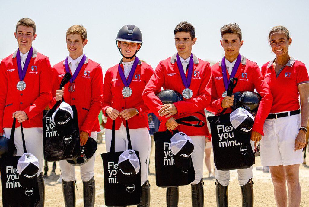 Das Schweizer Junioren Team gewinnt an der EM in Vilamoura (POR) die Silbermedaille (Bild: Vilamoura Equestrian Center)