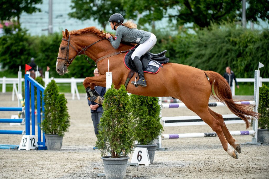 Anna Jurt realisierte in der Disziplin Reiten an der Junioren Europameisterschaft im Juli 2021 in Bern den ersten Rang. (Bild: Patric Spahni)