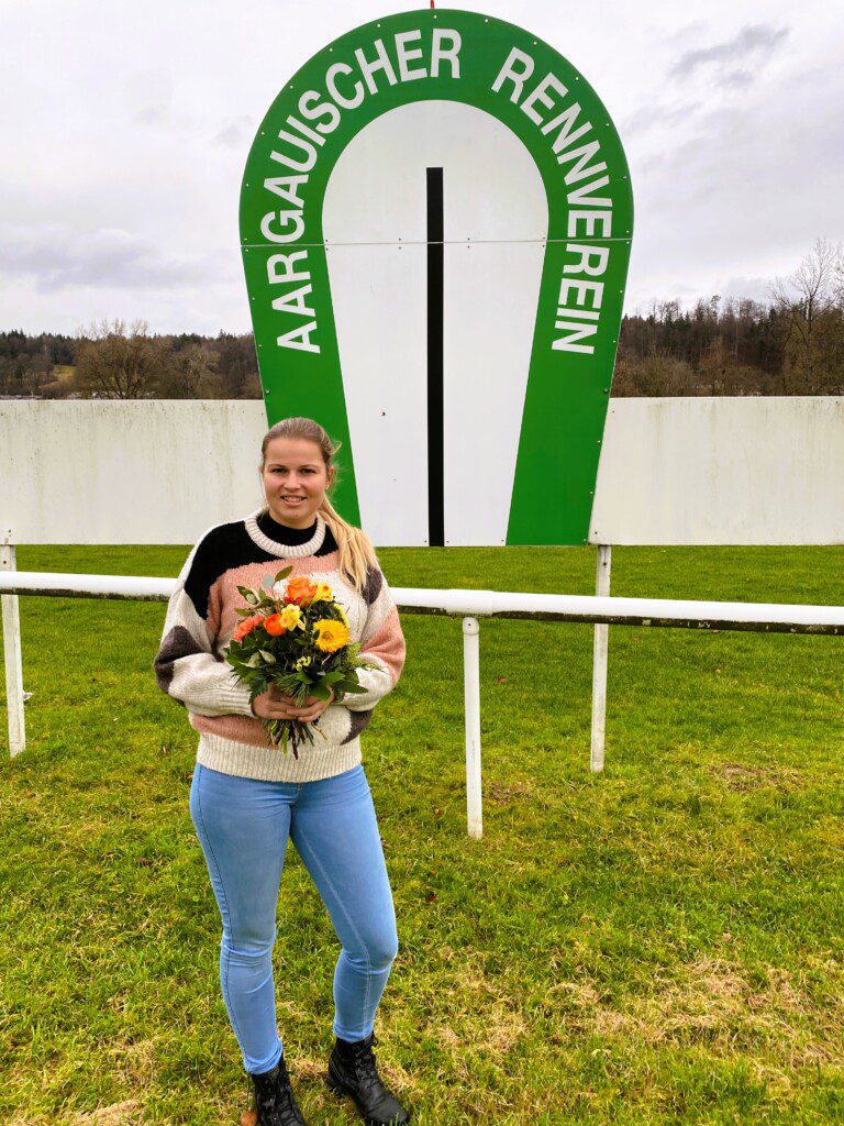 Zwei Jahre musste der Aargauische Rennverein ohne Geschäftsführung auskommen. Zu gross war die Unsicherheit in Sachen Eventplanung aufgrund der Corona-Krise. Seit anfangs Januar hat nun Jessica Kessler die Zügel fest in der Hand.