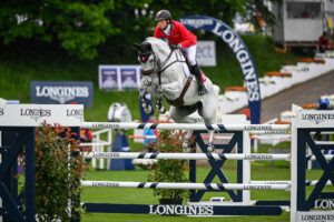 Martin Fuchs mit Leone Jei beim Nationenpreis am Longines CSIO St. Gallen. © Katja Stuppia